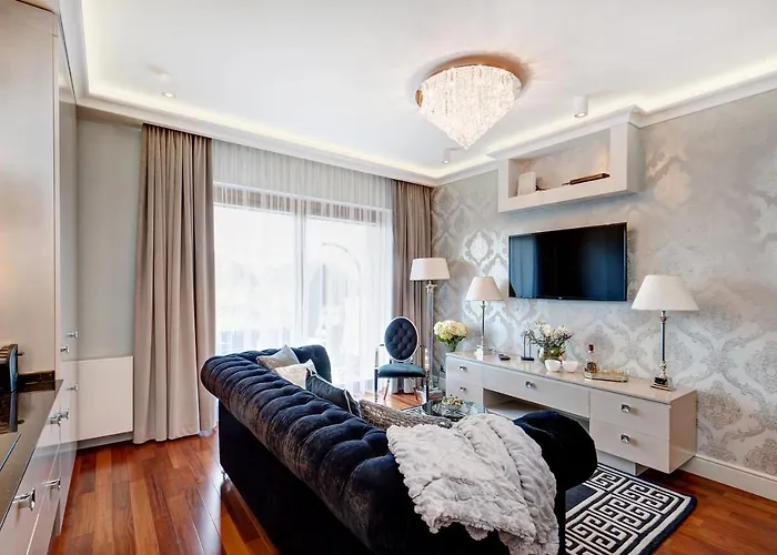 Diamonds Luxury Old Town Residence